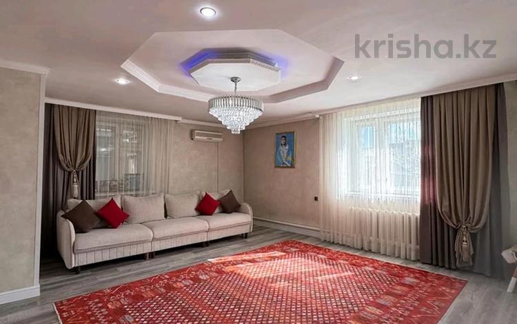 Отдельный дом · 6 комнат · 236.5 м² · 10 сот., Кульжановых 53 за 95 млн ₸ в Семее — фото 2