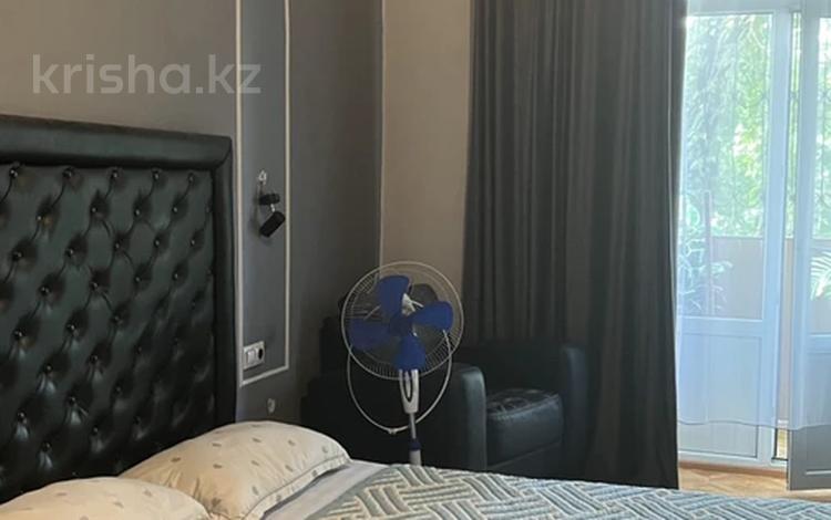 1-комнатная квартира · 30 м², Кайырбекова 10 за 10 000 ₸ в Алматы, Медеуский р-н — фото 8