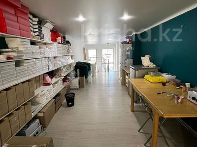 Магазины и бутики • 100 м² за 42.5 млн 〒 в Астане, Есильский р-н