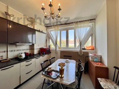 3-комнатная квартира, 70 м², 5/9 этаж, мкр Аксай-4 39 за 41.8 млн 〒 в Алматы, Ауэзовский р-н
