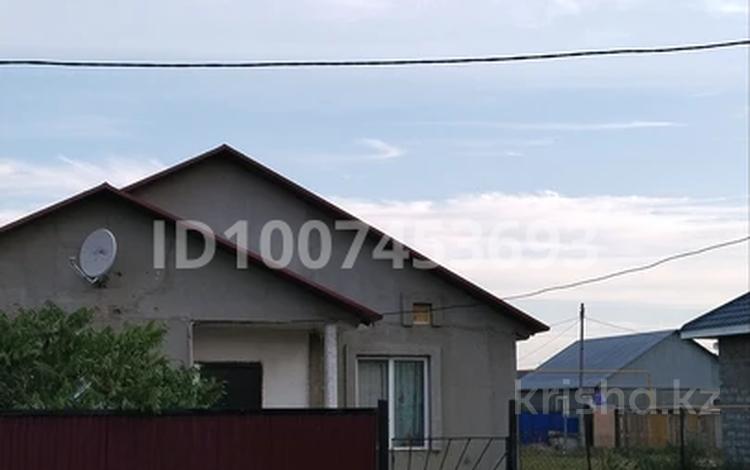 Отдельный дом · 3 комнаты · 85 м² · 5 сот., мкр Айгуль за 20 млн ₸ в Уральске — фото 2