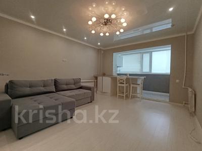 3-комнатная квартира · 64 м² · 2/5 этаж, Хусаинова за 23.8 млн 〒 в Уральске