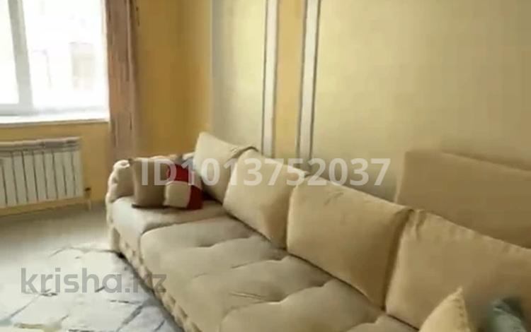2-комнатная квартира · 70 м² · 4/5 этаж, мкр Юго-Восток, Муканова 49/10 за 250 000 ₸ в Караганде, Казыбек би р-н — фото 2