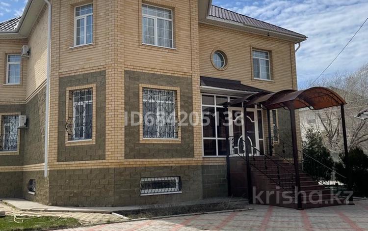 Отдельный дом • 9 комнат • 550 м² • 13 сот., Газиза Жубанова 13 г за 210 млн 〒 в Актобе — фото 2