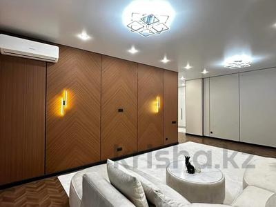 2-комнатная квартира · 70 м² · 7/18 этаж, Абая 165 — Тургут Озала за 400 000 〒 в Алматы, Алмалинский р-н