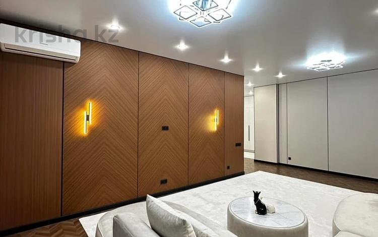 2-комнатная квартира · 70 м² · 7/18 этаж, Абая 165 — Тургут Озала за 400 000 〒 в Алматы, Алмалинский р-н — фото 2