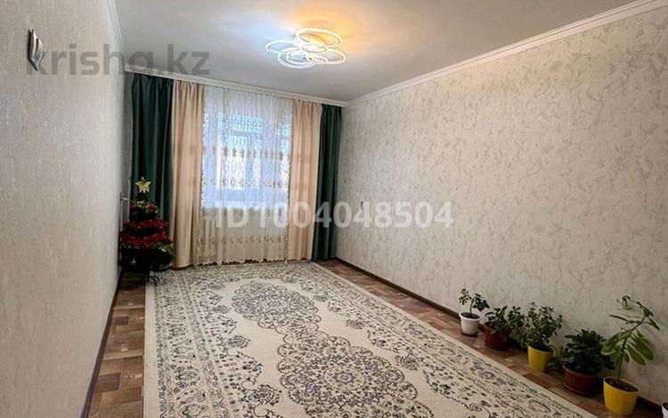 3-комнатная квартира · 62 м² · 4/5 этаж, мкр 5, Есет батыра за 16.8 млн ₸ в Актобе — фото 2