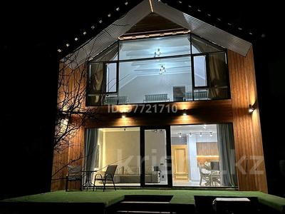 Аренда домов или дач посуточно в Актюбинской обл.: Дом · 4 комнаты · 120 м², Керамика 94 за 60 000 〒 Дом · 4 комнаты · 120 м², Керамика 94 за 60 000 〒 в Актобе, жилой массив Кирпичный