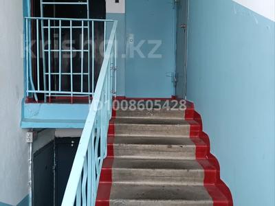 3-бөлмелі пәтер · 42.4 м² · 5/5 қабат, Амре Кашаубаева 8, бағасы: 15.6 млн ₸ в Усть-Каменогорске, Ульбинский