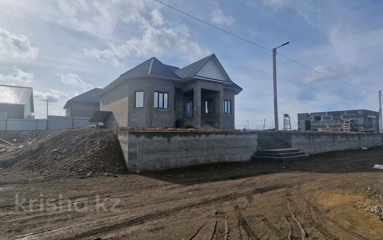Отдельный дом • 4 комнаты • 139 м² • 10 сот., ул. Макатаева 17 за 61.5 млн 〒 в Сатпаев — фото 2