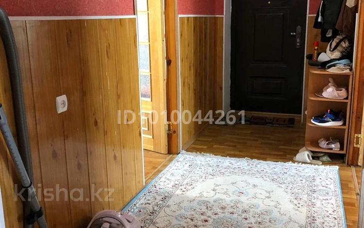 3-бөлмелі пәтер · 70 м² · 2/3 қабат, Каленова 11/14, бағасы: 20 млн ₸ в Кентау — фото 2