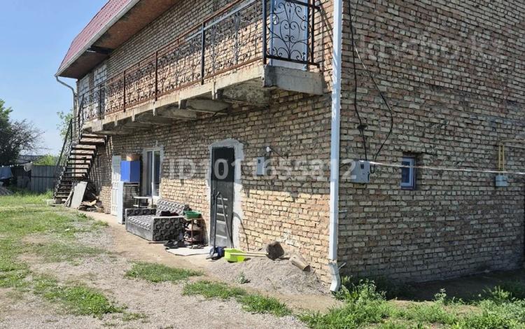 Отдельный дом · 5 комнат · 200 м² · 8 сот., ВЕТЕРАН 12А 67А — Располржение участка очень удобный. Поток машин нет. Очень тихая улица за 35 млн ₸ в Боралдае (Бурундай), мкр Водник-3 — фото 2