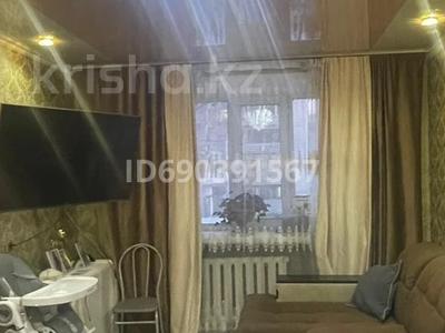 2-бөлмелі пәтер, 50 м², 2/5 қабат, Момышулы — Рядом восток ресторан, бағасы: 25 млн 〒 в Семее