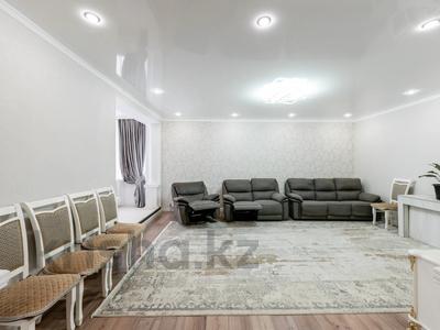 3-комнатная квартира · 135.2 м² · 2/9 этаж, Сауран 7 за 65 млн ₸ в Астане, Есильский р-н