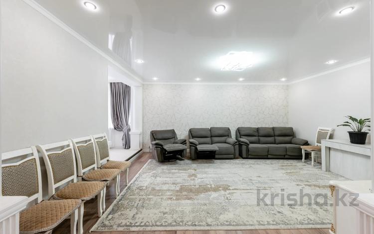 3-комнатная квартира · 135.2 м² · 2/9 этаж, Сауран 7 за 65 млн ₸ в Астане, Есильский р-н — фото 7