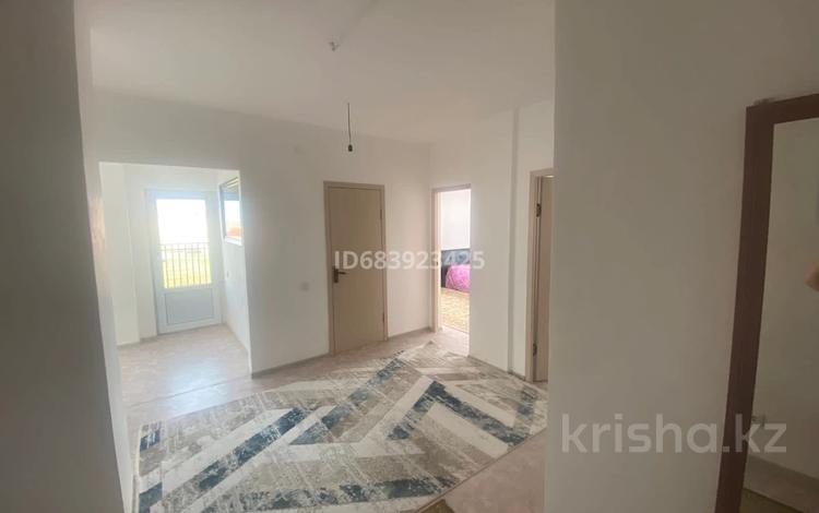 3-комнатная квартира, 90 м², 3/12 этаж помесячно, 9 коше