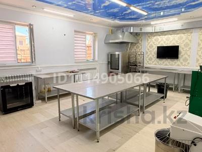 Отдельный дом · 7 комнат · 300 м² · 7 сот., Атамекен 550 за 800 000 ₸