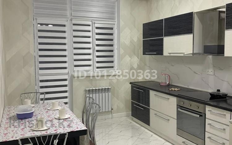 2-комнатная квартира · 90 м² · 6/15 этаж, 17-й мкр 54 за 30 млн ₸ в Актау — фото 2