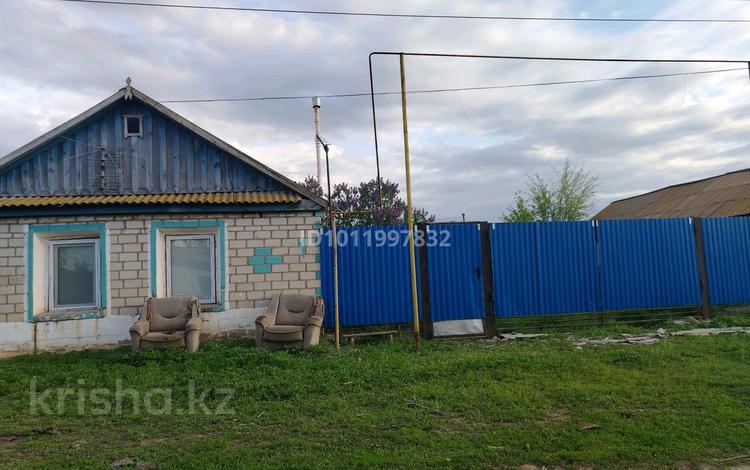 Жеке үй · 2 бөлме · 38 м² · 12 сот., ул. Ынтымак 1, бағасы: 8 млн ₸ в Уральске, мкр Школьник — фото 2