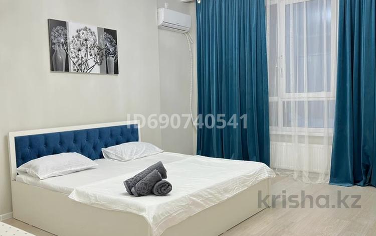 1-комнатная квартира, 45 м², 11/16 этаж посуточно, Назарбаева 14/1 за 18 000 〒 в Шымкенте — фото 2