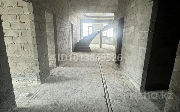 8-комнатная квартира · 409.6 м² · 8/9 этаж, 17-й мкр 26 за 75 млн ₸ в Актау — фото 2