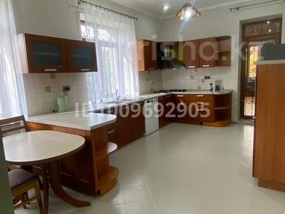 Отдельный дом · 4 комнаты · 210 м² · 8 сот., Сырым Батыра 69 за 550 000 ₸ в Шымкенте, Абайский р-н