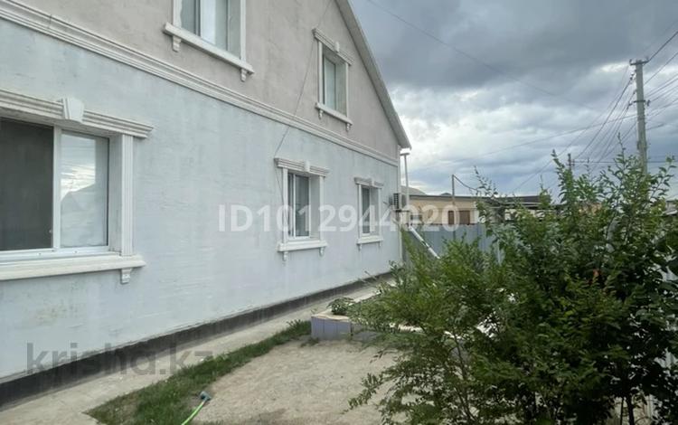 Отдельный дом · 6 комнат · 220 м² · 10 сот., мкр Лесхоз, Кубаш Медеубаева 54 а — Баня, Рынок коктем за 35 млн ₸ в Атырау — фото 2
