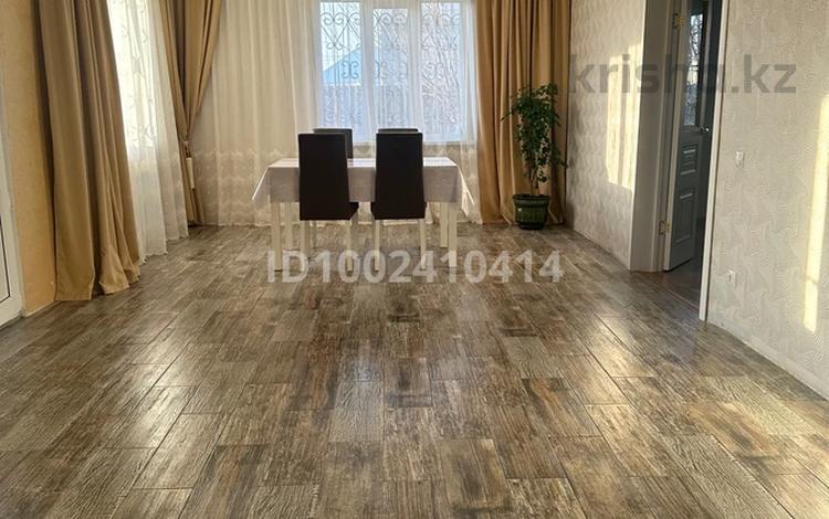 Отдельный дом · 3 комнаты · 140 м² · 8 сот., Сарыарка за 26.5 млн 〒 в Уральске — фото 2