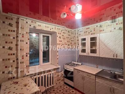 1-бөлмелі пәтер · 37 м² · 4/6 қабат, Джангильдина 165 — Напротив Чучвары, рядом Ярмарка, 14 школа, бағасы: 110 000 ₸ в Актобе, мкр. Курмыш