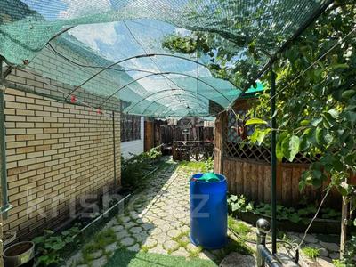 Часть дома · 4 комнаты · 122.8 м² · 2.4 сот., Дулатова за 27 млн 〒 в Костанае