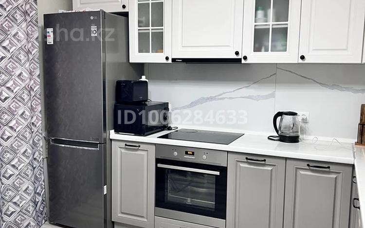 3-комнатная квартира · 85 м² · 4/5 этаж, мкр Юго-Восток, Муканова 49/10 за 48.5 млн ₸ в Караганде, Казыбек би р-н — фото 2