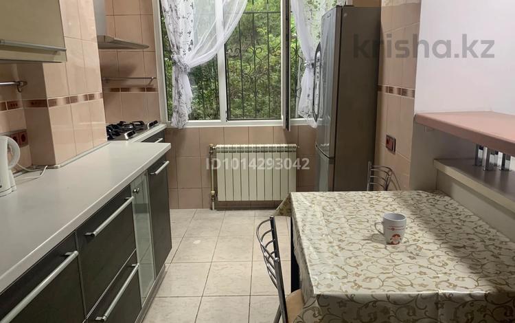 3-комнатная квартира · 64 м² · 2/4 этаж, Ауезова 8 за 390 000 ₸ в Алматы, Алмалинский р-н — фото 2