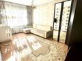 1-комнатная квартира, 41 м², 5/5 этаж, мкр Аксай-3 2/1 — толе би -Момышұлы за 25 млн 〒 в Алматы, Ауэзовский р-н — фото 2