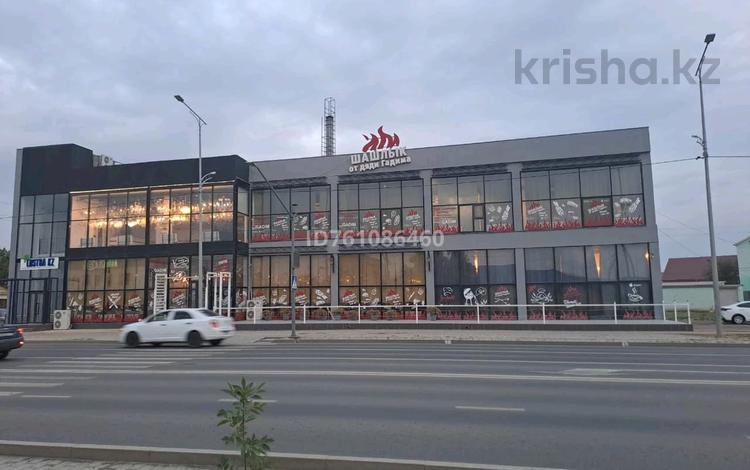 Магазины и бутики, общепит · 1504 м² за 499 млн ₸ в Атырау, мкр Привокзальный-1 — фото 2