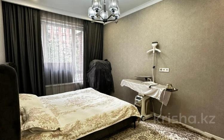 3-комнатная квартира · 75 м² · 1 этаж, Манаса 109а за 92 млн ₸ в Алматы, Алмалинский р-н — фото 17