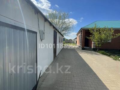 Жеке үй · 4 бөлме · 115 м² · 10 жүзд., ул. Исатай Батыра 11, бағасы: 24.7 млн ₸ в Актобе