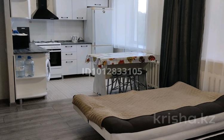 1-комнатная квартира · 32 м² · 2/5 этаж, Кенесары 17 за 15 000 ₸ в Бурабае — фото 2