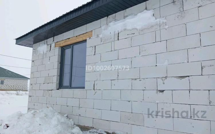 Жеке үй · 5 бөлме · 288 м² · 11 сот., Участок 607 — Центральная улица асфальтированная газ свет всё коммуникации есть, бағасы: 20 млн ₸ в Актобе, жилой массив Жанаконыс-4 — фото 2