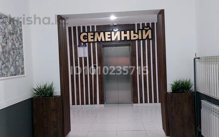 2-бөлмелі пәтер · 77 м² · 1/9 қабат, 8-й микрорайон, 8 мкр 24, бағасы: 40.5 млн 〒 в Костанае — фото 2