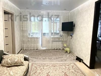 2-комнатная квартира · 45.2 м² · 3/5 этаж, Майкудук, 12й микрорайон за 10.2 млн ₸ в Караганде, Алихана Бокейханова р-н