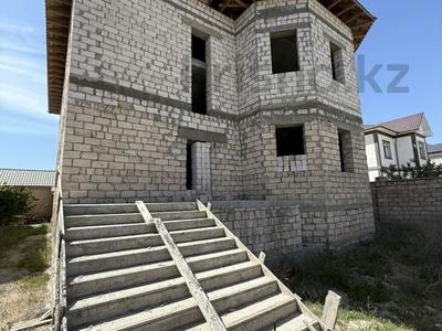 Отдельный дом · 8 комнат · 600 м² · 6 сот., мкр "Шыгыс 2" за 81 млн ₸ в Актау, мкр "Шыгыс 2"