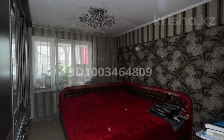 3-комнатная квартира · 70 м² · 4/5 этаж, мкр Жетысу-4 2 за 60 млн ₸ в Алматы, Ауэзовский р-н — фото 2