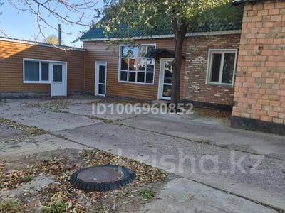 Отдельный дом · 5 комнат · 150 м² · 6 сот., Набережная 35 — Село Заречное Нуринский район, 110 км. от г. Астана за 10 млн 〒 в Киевке