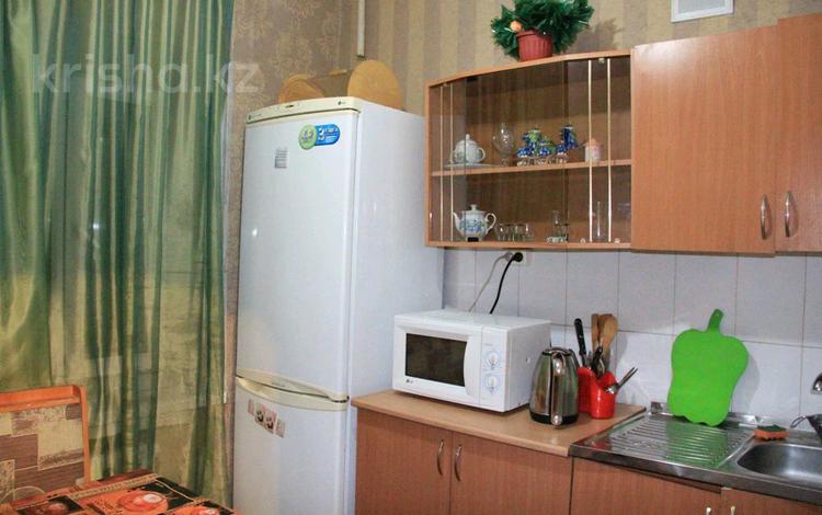 1-комнатная квартира, 34 м², 2 этаж по часам, Найманбаева 130 за 1 500 〒 в Семее — фото 3