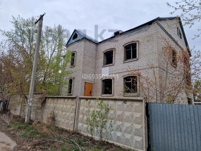 Отдельный дом • 7 комнат • 370 м² • 12 сот., Сурова 16 за 40 млн 〒 в Павлодаре