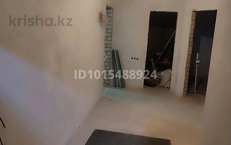 2-комнатная квартира · 75.9 м² · 5/5 этаж, мкр. Алтын орда, Мкрн Батыс-2 40B за 26 млн ₸ в Актобе — фото 2