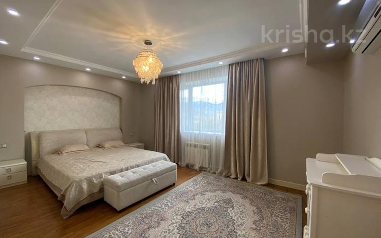 4-комнатная квартира · 130 м² · 8/10 этаж · помесячно, Аль-Фараби 53