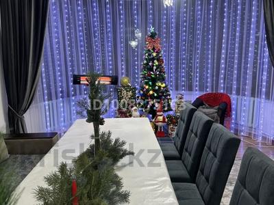 Дом · 4 комнаты · 200 м², Маралды 15 за 80 000 〒 в Алматы