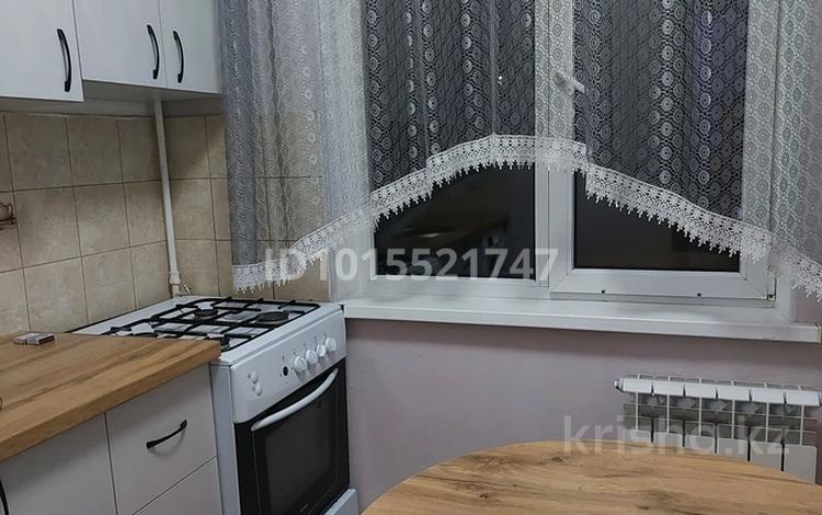 2-комнатная квартира · 50 м² · 3/5 этаж, мкр №10 за 300 000 ₸ в Алматы, Ауэзовский р-н — фото 2