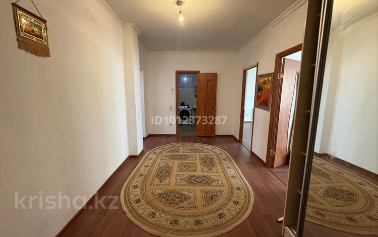 2-бөлмелі пәтер · 78 м² · 4/9 қабат, Мкр. Алмагуль 4, бағасы: 20 млн ₸ в Атырау, мкр Авангард-2 — фото 2
